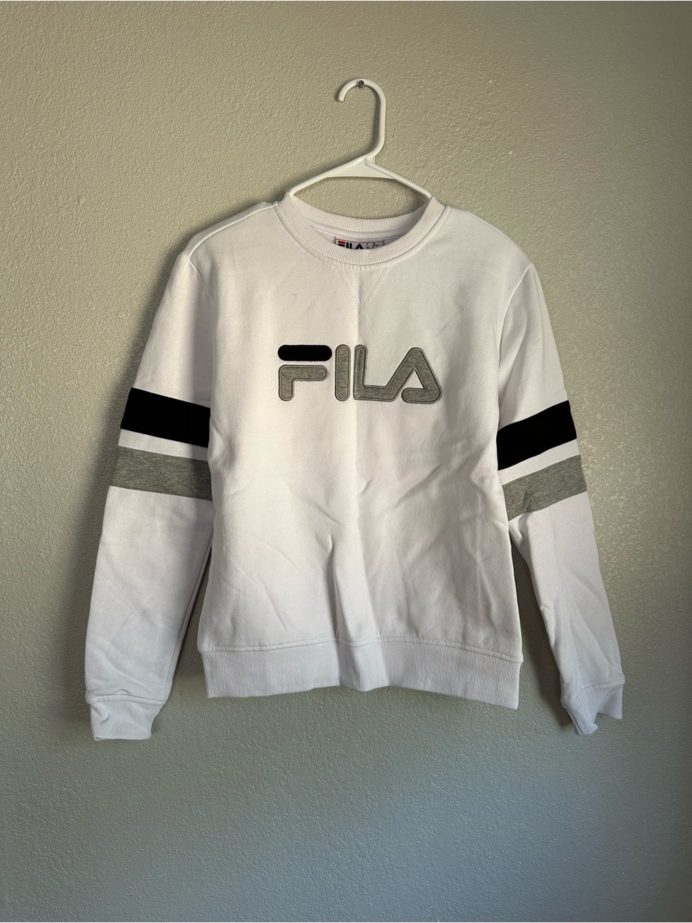 NWT Fila White Long Sleeve Crewneck Sweatshirt Top